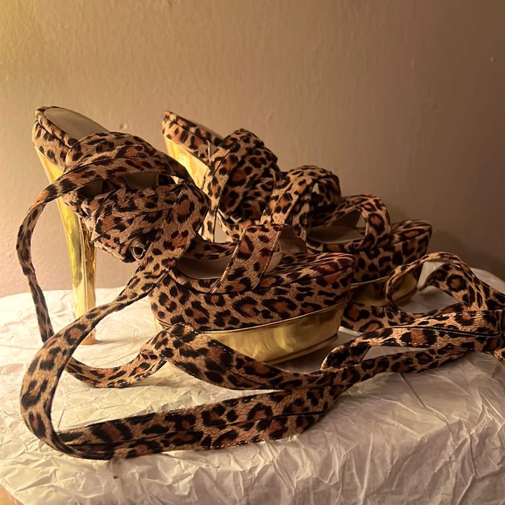 Leopard heel size 6